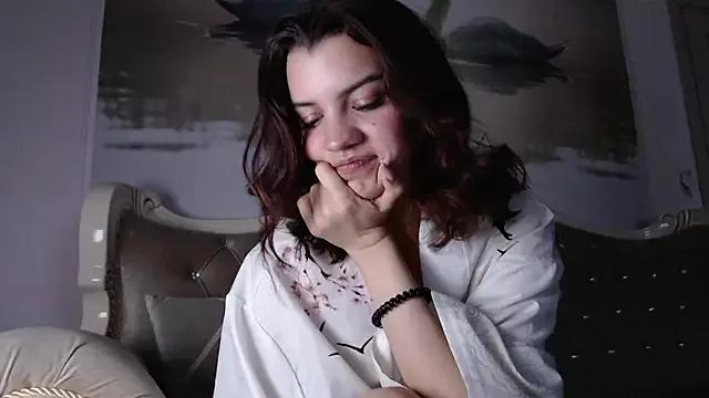 AlinaLisa69 from StripChat is Freechat