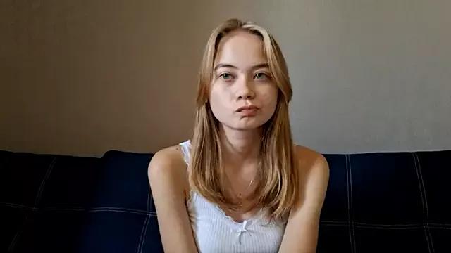 ALISALISAAS from StripChat is Freechat