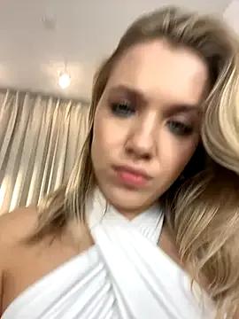 AlisaMyers from StripChat is Freechat