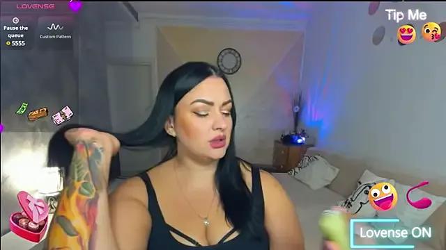 AliTemptress from StripChat is Freechat