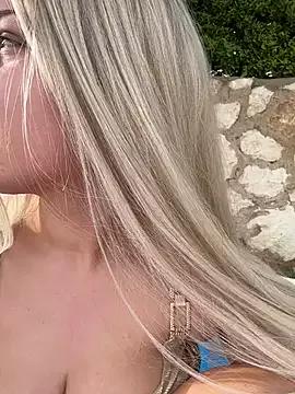 AlliceRosse from StripChat