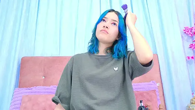 Freechat AlliciaKim on StripChat