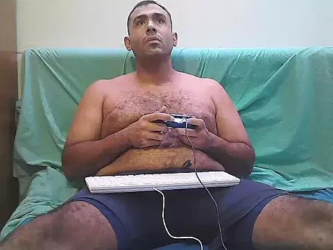 AlphaLatinoBear from StripChat is Freechat