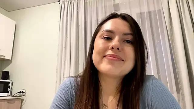 AlveraCappola from StripChat is Freechat