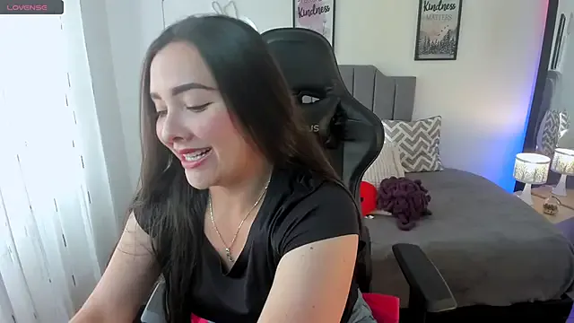 Freechat amaia_monet on StripChat