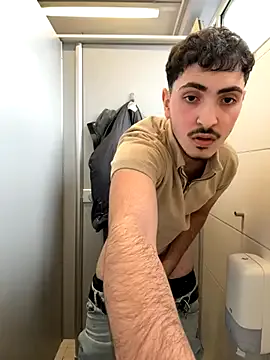 Freechat amo660 on StripChat