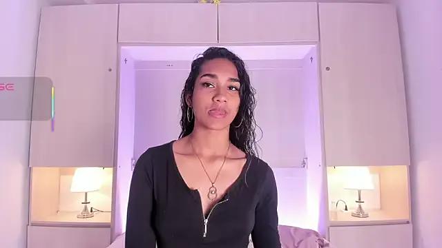 AnahiCollins from StripChat is Freechat