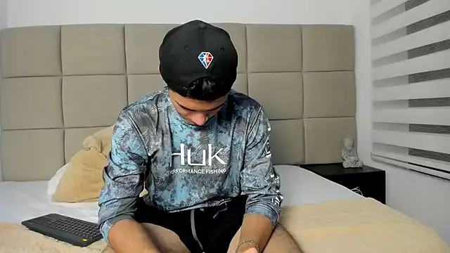 Freechat andrew_colleman on StripChat