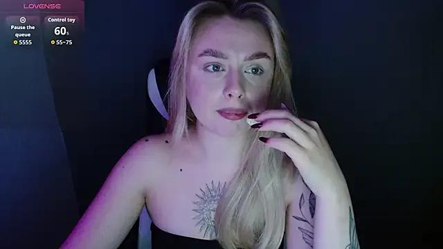 AngelicaHollywood from StripChat is Freechat