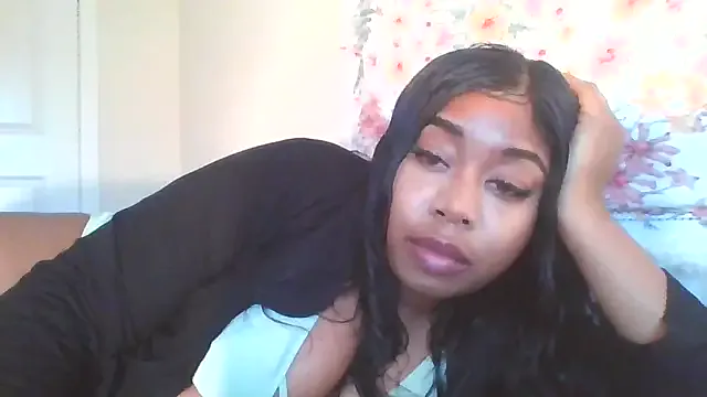 Freechat angeliquebelcali on StripChat