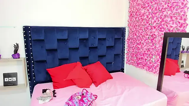 Freechat angie_harmony on StripChat