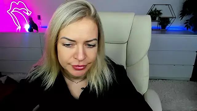 Anna_Snows from StripChat is Freechat