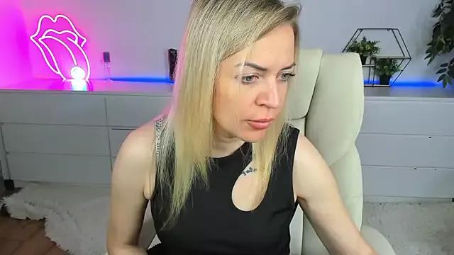 Anna_Snows from StripChat is Freechat