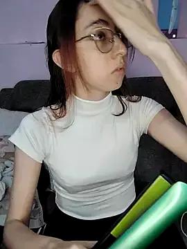 AnnieSparkle from StripChat is Freechat