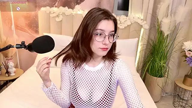 AnnyNextDoor from StripChat is Freechat