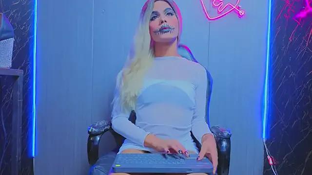 antonella_sexidoll from StripChat is Freechat