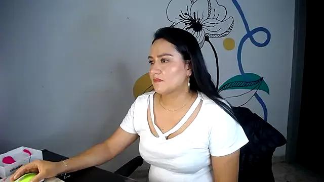 AntonellaLove_ from StripChat is Freechat