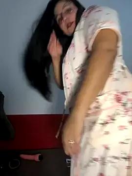 Araceliii_ from StripChat is Freechat