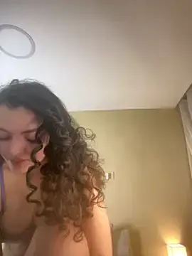 Freechat AriaHeavenss on StripChat