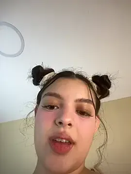 Freechat AriaHeavenss on StripChat