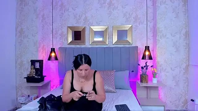 Ariana_SantosGB from StripChat is Freechat