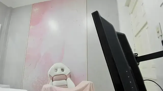 Freechat arietta_skinny on StripChat