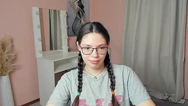 ArnetteMonie from StripChat is Freechat
