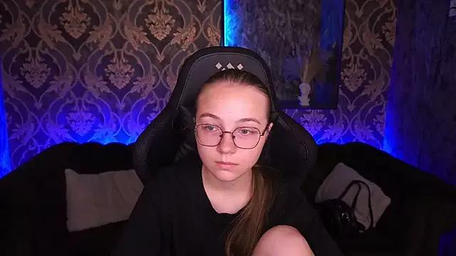 ArrinaWairr from StripChat is Freechat