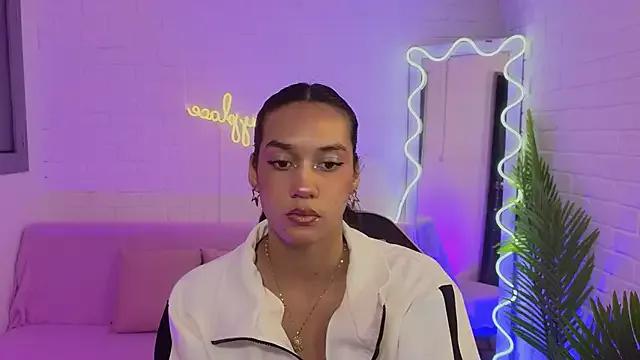 artemiss_tay from StripChat is Freechat