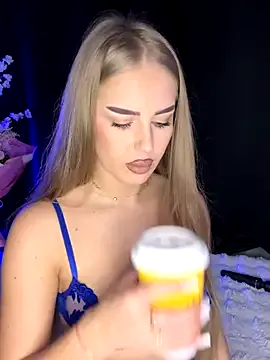 Freechat AubrieleRouj1 on StripChat