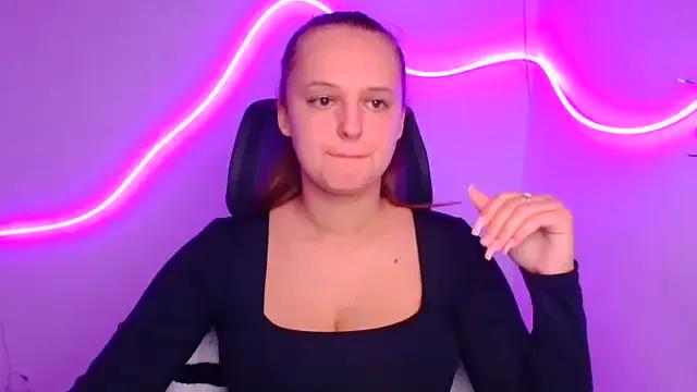 Aurora_White from StripChat is Freechat