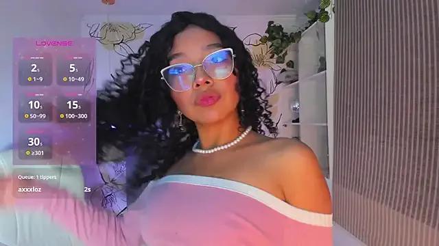 AuroraBlisss from StripChat is Freechat