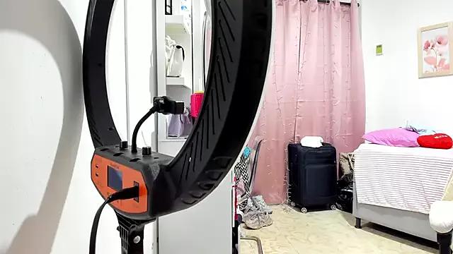 aynarakiss from StripChat