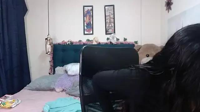 azabachebabe from StripChat is Freechat