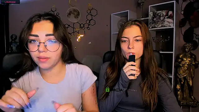 Freechat baby_hotte on StripChat