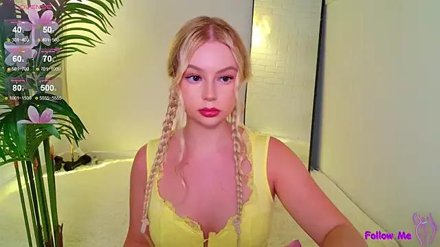 baby_lianaa from StripChat is Freechat