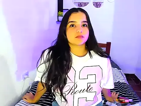 Freechat Babyhoney18 on StripChat