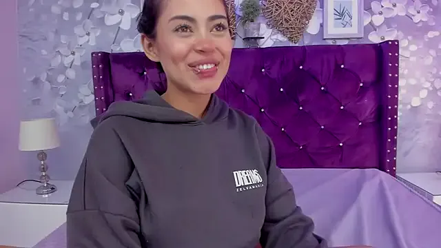 Freechat babywildlola on StripChat