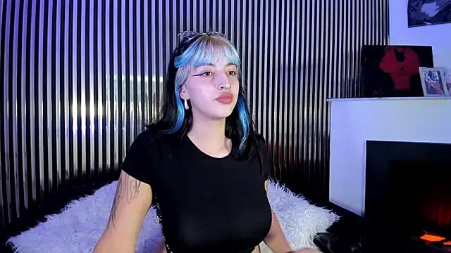 Bella_Bleu from StripChat
