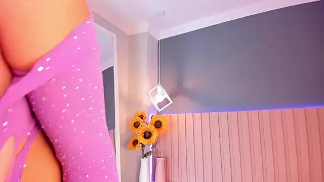 Bella_Williiams from StripChat is Freechat