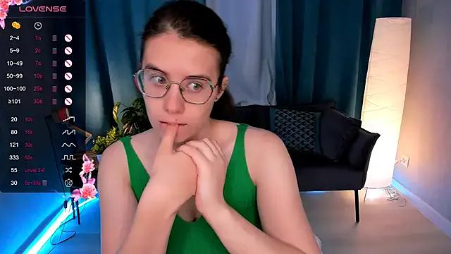 BellaCaress from StripChat is Freechat