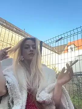 Bellalolahot from StripChat is Freechat