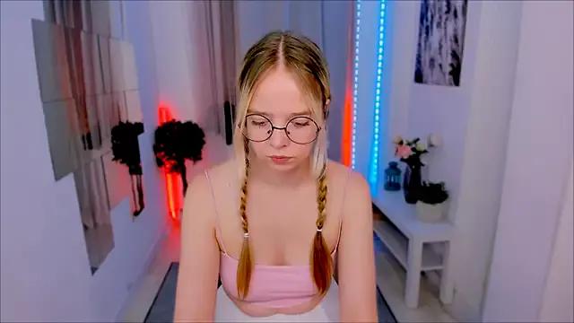 BellaMontgomery from StripChat is Freechat