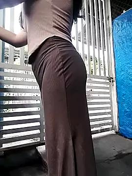 BigAssBee from StripChat is Freechat