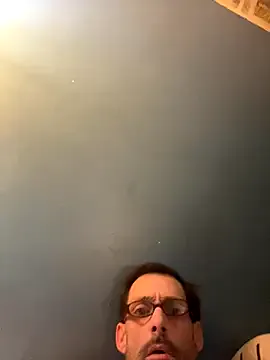 Freechat biggdaddyandqueenn on StripChat