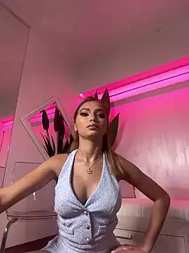 Blondie_Quinn_ from StripChat is Freechat