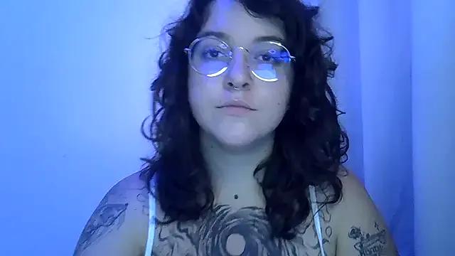 Blue_Liz from StripChat is Freechat