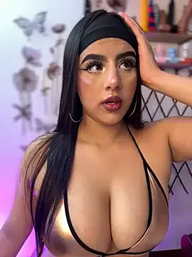 Freechat bonbom_ on StripChat