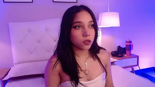 Bonnygh_ from StripChat is Freechat
