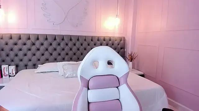 Briana_24 from StripChat is Freechat